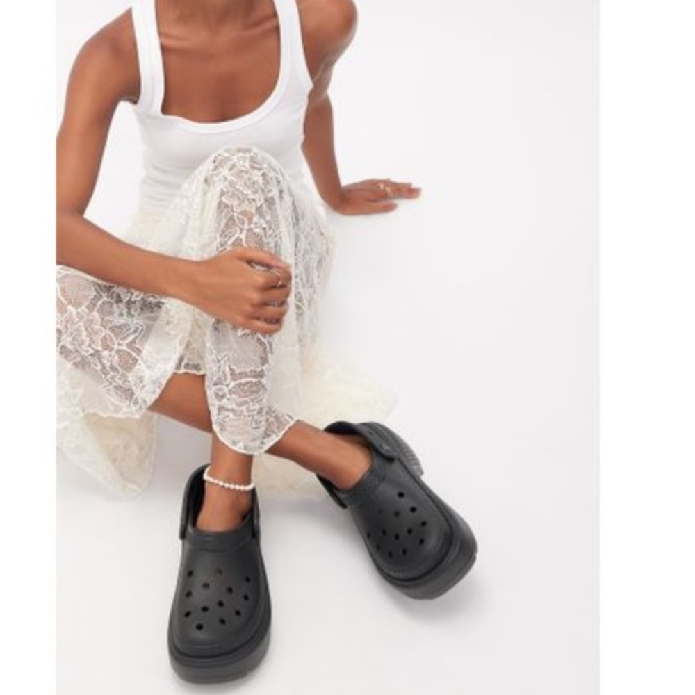 Crocs Black Stomp Clogs Size 9 women’s